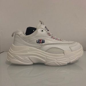 Women’s White Sneaker Shoes